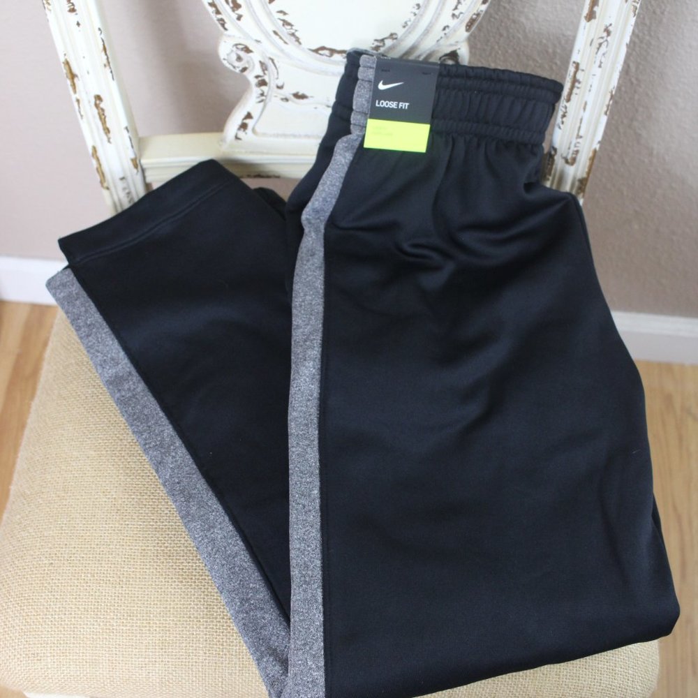 Nike Loose Fit NWT - Picture 2 of 3